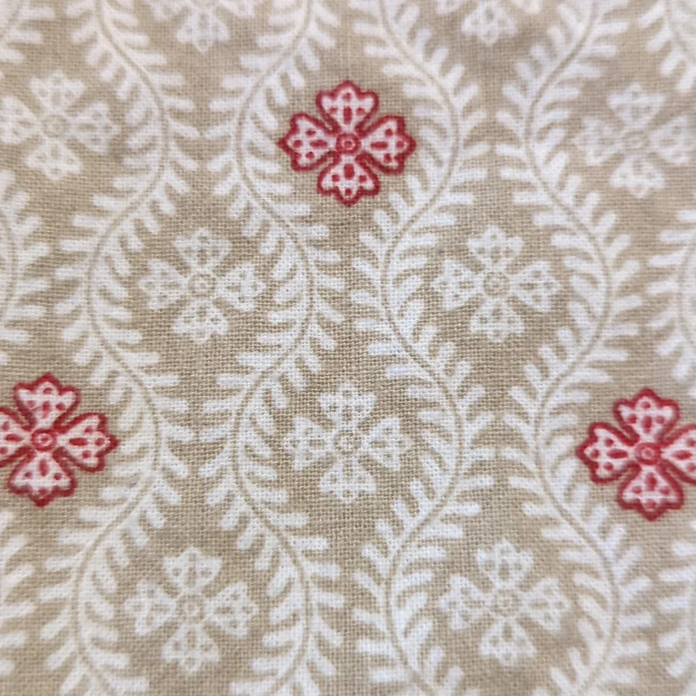 Williams Sonoma dinner napkin 1 red and brown